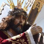 Momentos que no debes perderte de la Semana Santa de Baeza 26 Fotografía de Nuestro Padre Jesús Nazareno y la Cruz de Santa Elena “El Paso” de Baeza