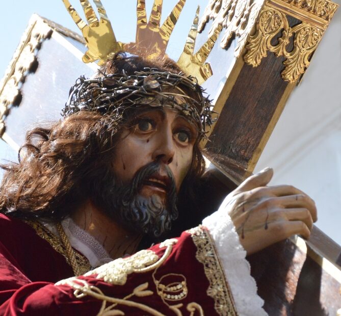 Fotografía de Nuestro Padre Jesús Nazareno y la Cruz de Santa Elena “El Paso” de Baeza