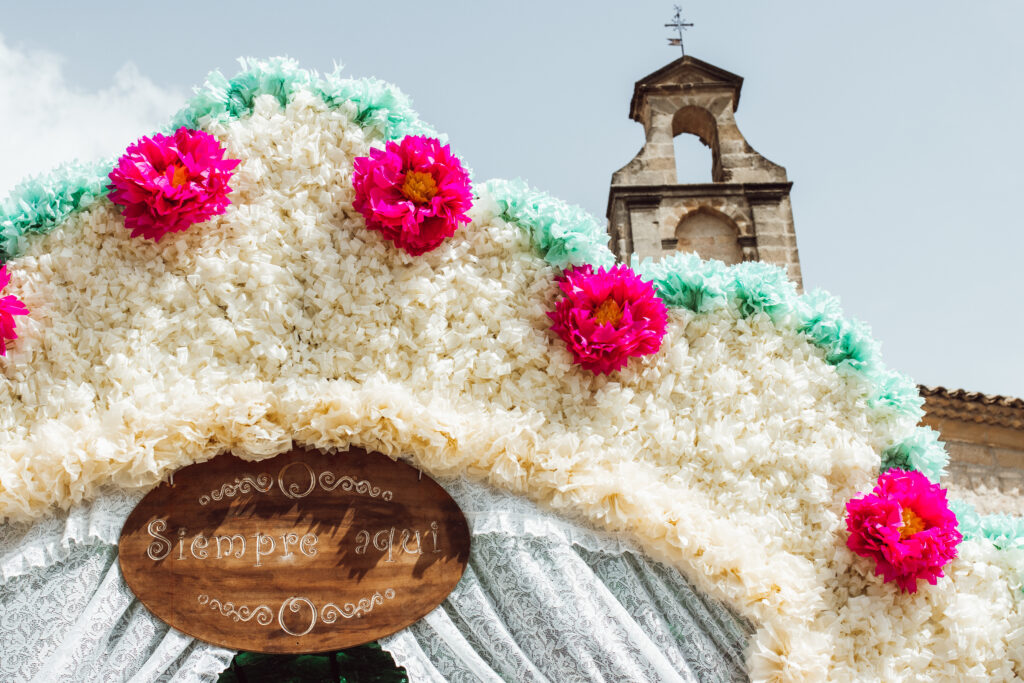 Turismo Baeza - Baeza celebra la Romería de la Yedra: raíces, costumbres y devoción popular