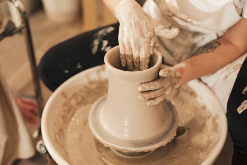 Turismo Baeza - Oficios tradicionales de Baeza: artesanía y saberes que resisten al tiempo